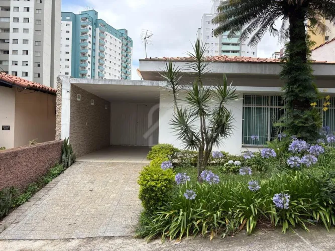 Casa Terrea para venda e locação na Vila Gilda em Santo André - SP