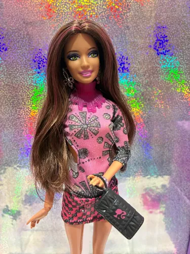 Barbie Fashionista Swappin Styles Sassy 2010 (original Mattel!)