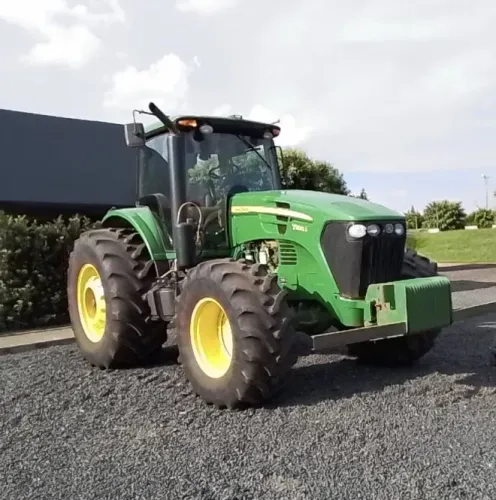 Trator John Deere 7200 ano 2021, 4x4, com 7.330 horas e ar condicionado, em SP