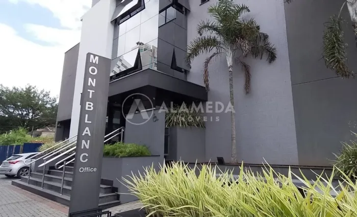 EXCELENTE SALA COMERCIAL, MOBILIADA E CLIMATIZADA NO BAIRRO VELHA.