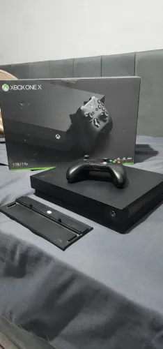 Console Xbox one X 1TB com a caixa original - Leia a descrição