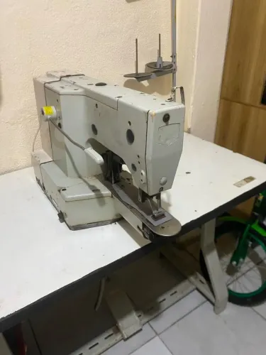 Máquina travete