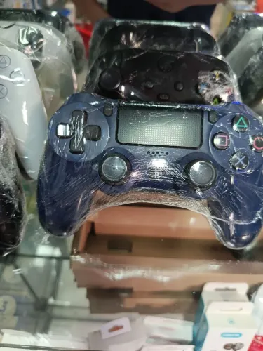 Controles originais seminovos ps4 confira 