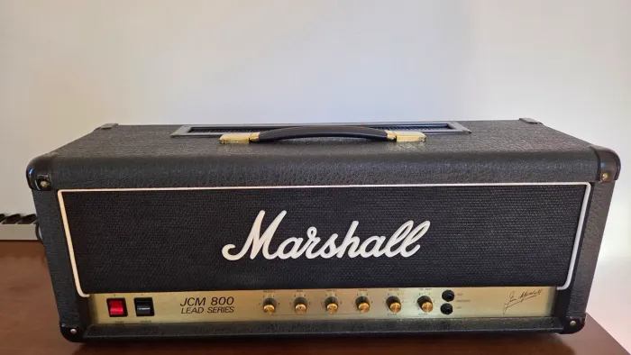 Amplificador cabeçote Marshall jcm800 2203 100w 2203x head valvulado