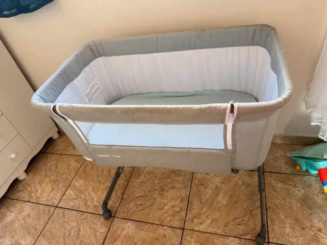 Berço acoplado /acompanha 3 lençóis
