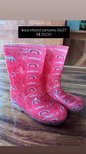 Bota infantil, tamanho 26/27 R$ 25,00