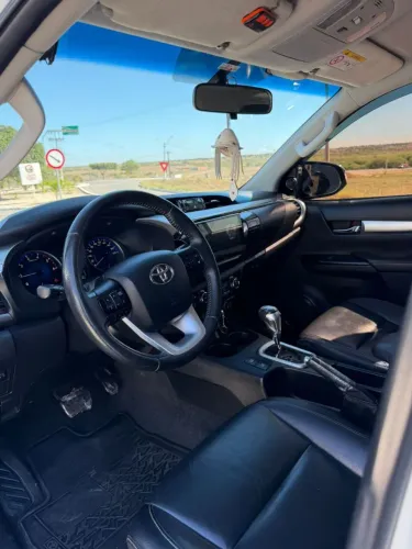 Toyota Hilux CD SRV 4X4 2.8 TDI Diesel Aut. 2017