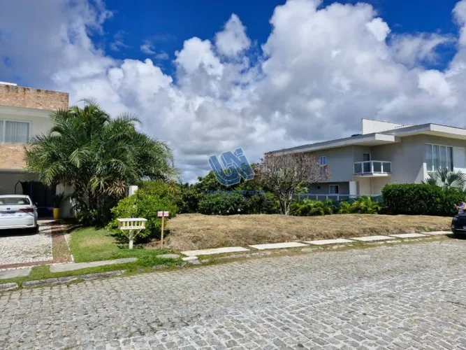 Terreno em condomínio com 900m2 em Abrantes - Camaçari