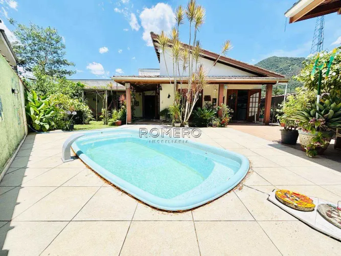 Casa com 4 quartos, Praia da Lagoinha, Ubatuba - R$ 1.8 mi, Cod: 2851