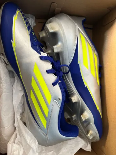 Chuteira Adidas F50 Club Messi