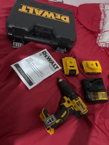 Furadeira e parafusadora DeWalt