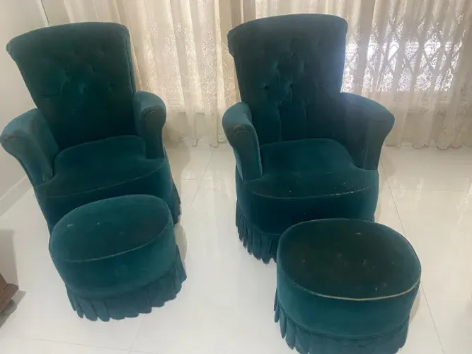 2 Poltronas de balanço + 2 apoios de pé