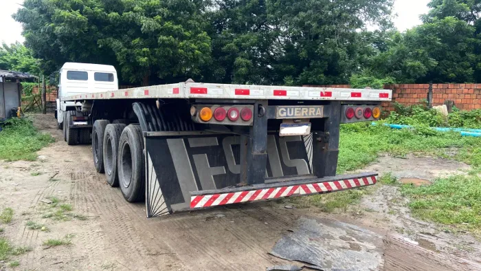 Carreta porta contêiner legalizada