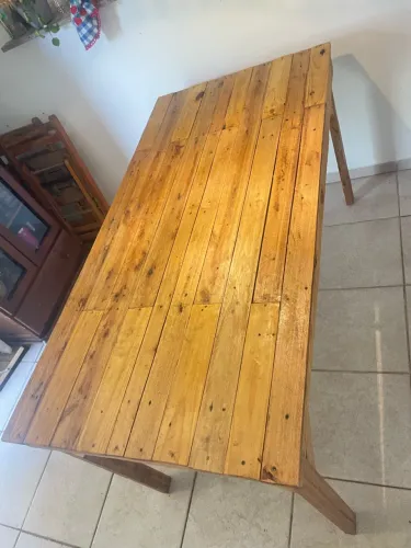 Mesa e sofá