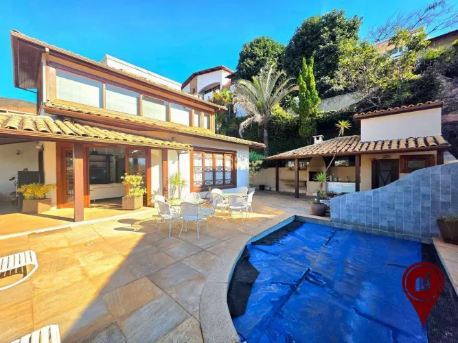 Casa com 5 dormitórios à venda, 490 m² por R$ 3.400.000,00 - Mangabeiras - Belo Horizonte/
