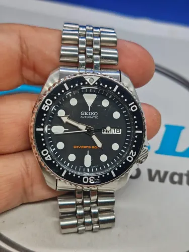 Relógio Seiko SKX 007