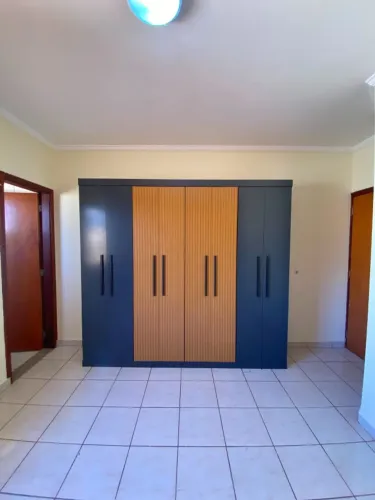 Armário 8 portas