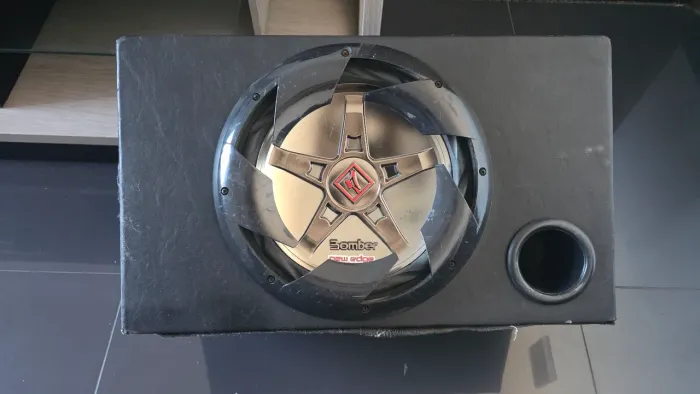 Caixa de som automotivo Bomber New Edge