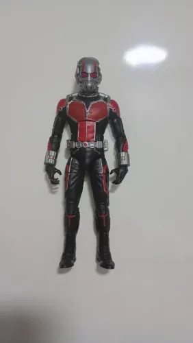 MARVEL LEGENDS HOMEM FORMIGA