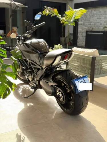 Diavel dark - Impecável