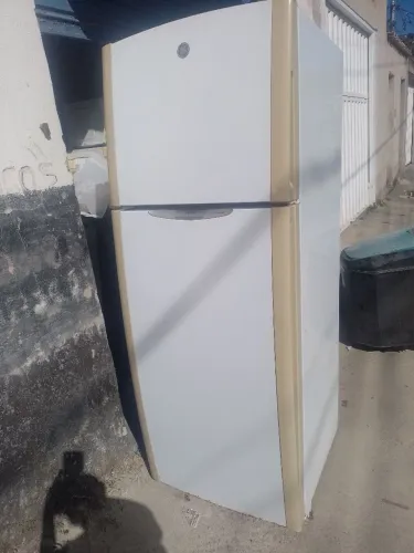 Geladeira GE f/f 410 LTS p conserto