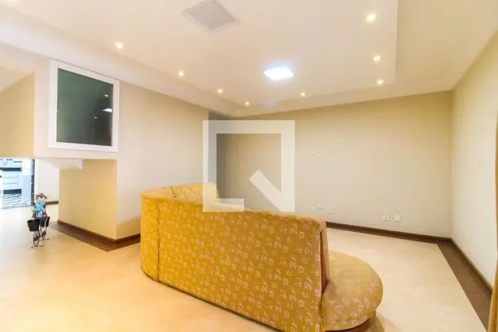 Casa à Venda - Vila Jacuí, 3 Quartos, 250 m2