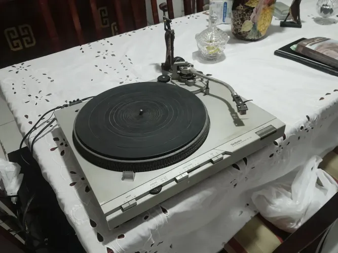 Toca disco technics SL-D3