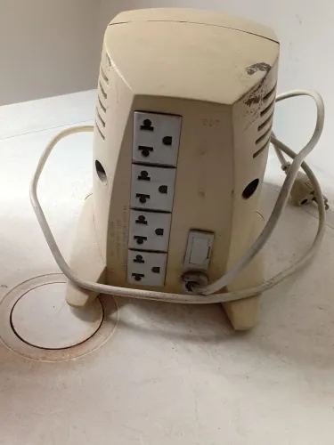 Millennium 1000 Plus. Potência 300VA pra vender agora.