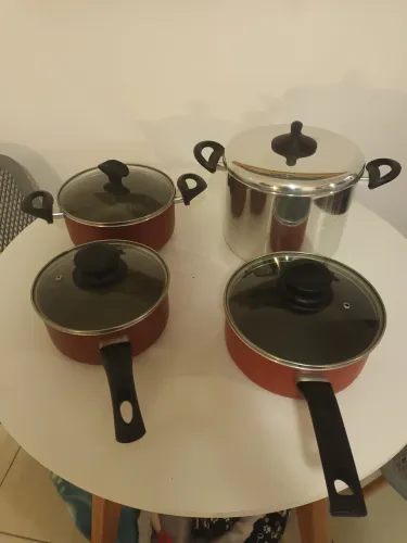 Panelas avulsas. OBS. A panela prateada já foi vendida.