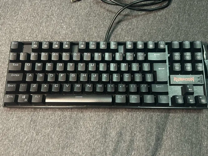 Teclado Magnético Gamer Redragon Kumara Pro Rgb Switch Marron - menos de 6 meses de uso