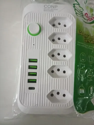 Filtro de linha com várias tomadas e saídas USB. Proteção pra equipamentos