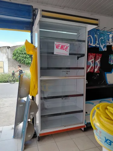 Prateleira vitrina IMF