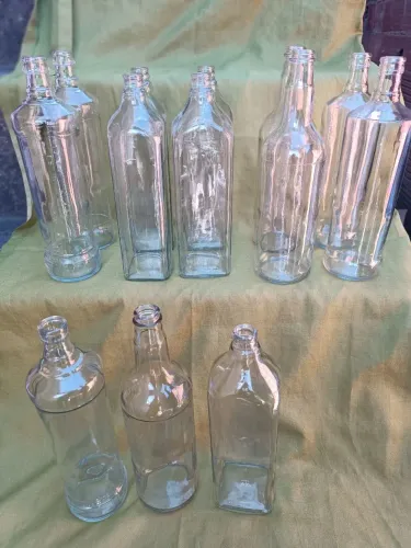 Vendo garrafas de vidro de 1 litro