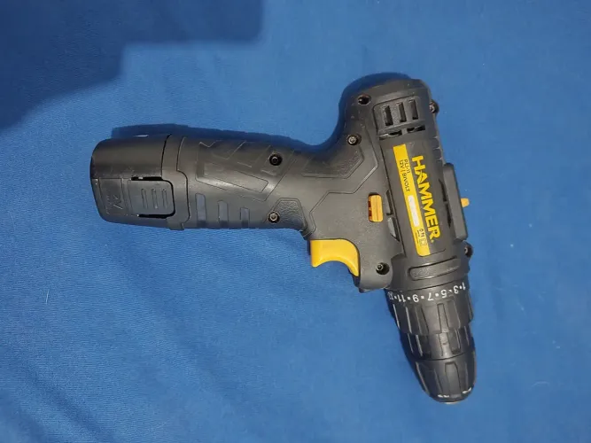 Parafusadeira Furadeira Reversível com Bateria 12v Hammer