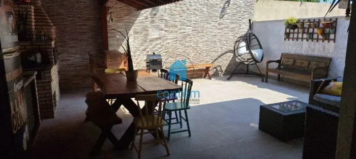 Sobrado à venda em Cotia, Jardim da Glória, com 3 quartos, com 142.46 m², Quinta da Belour