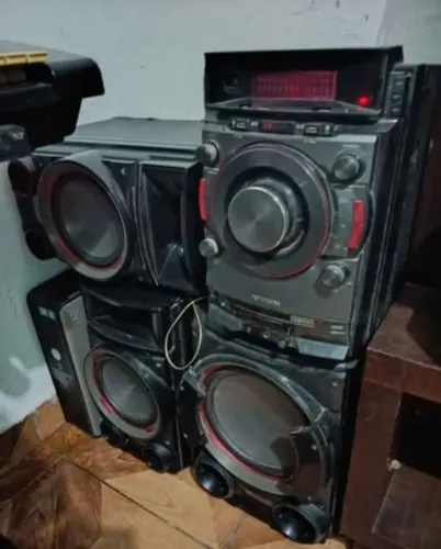 Som LG Com Caixas Boas,aparelho De Som E Sub Para Manutenção
