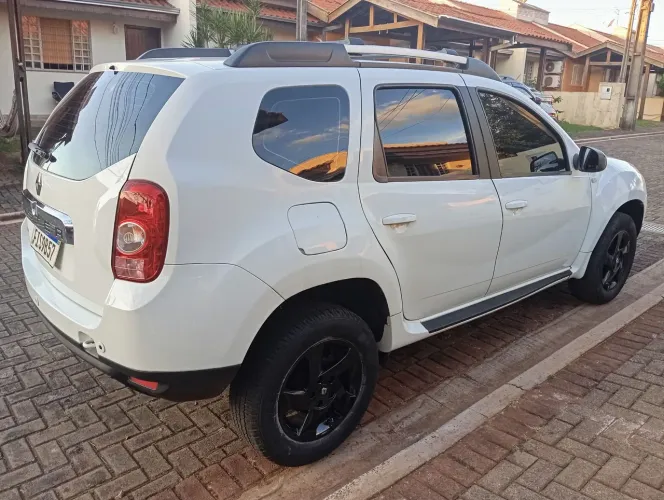 Renault Duster Dynamique 2.0 Hi-flex 16V Aut. 2013