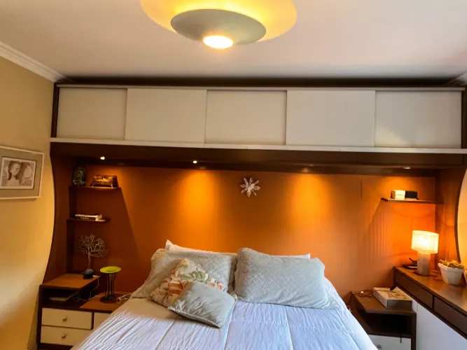Quarto casal armário painel