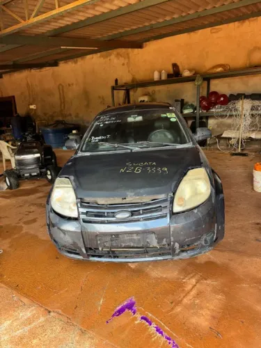 Sucata Ford Ka com ar condicionado e direção hidráulica 