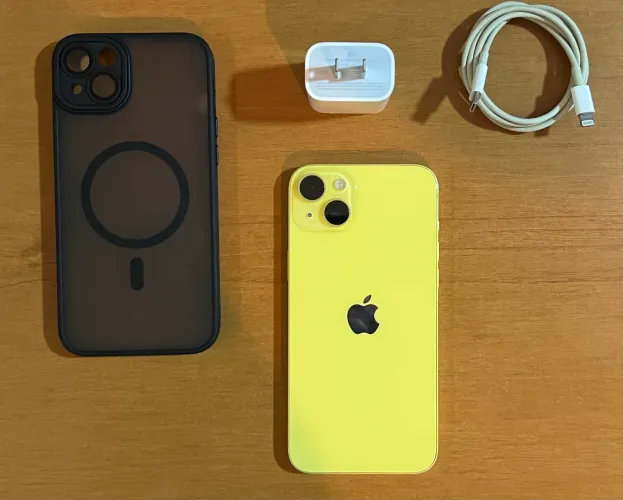 iPhone 14 Plus 256GB + carregador original.