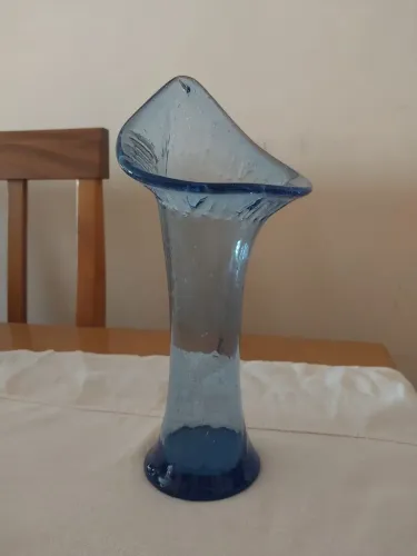 Floreira de Vidro Soprado, Produzido Utilizando a Técnica de Murano. 25cm Altura.