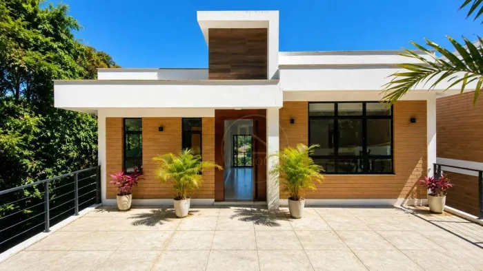 Casa Nova com Vista Livre e Sol o Dia Todo | 4 Quartos em Condomínio no Green Valley Albu