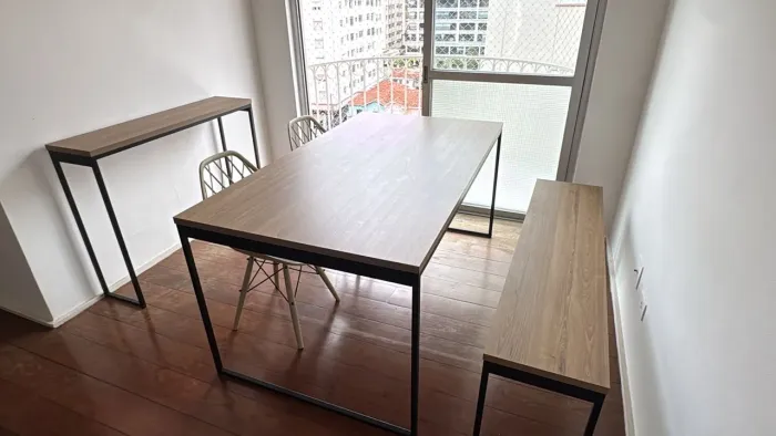 Mesa de jantar + Banco + Cadeiras 
