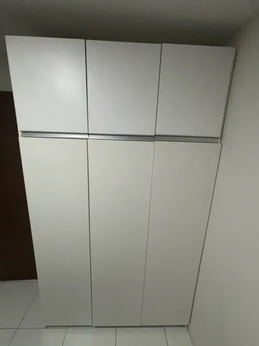 Guarda roupa projetado.