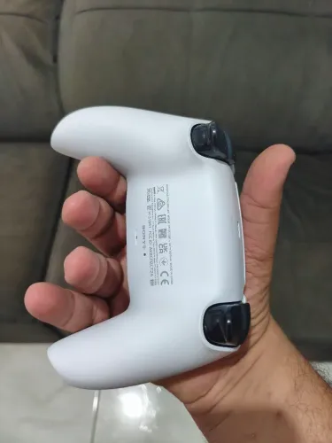 Controle Playstation 5 sem detalhes 
