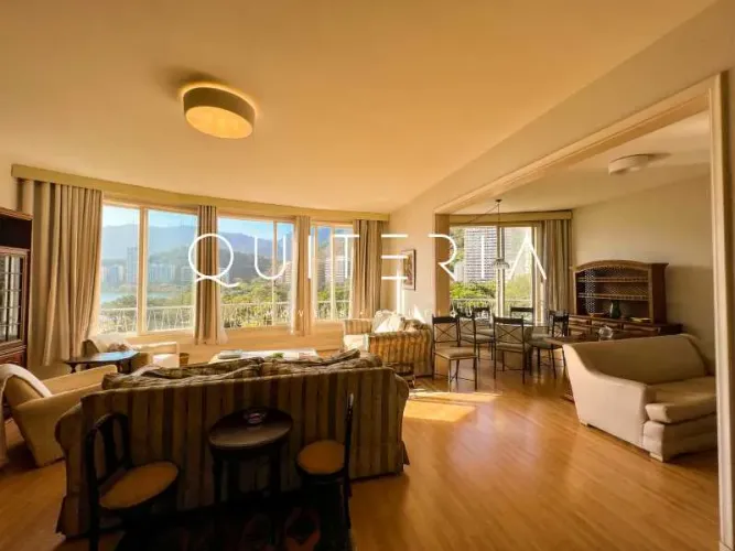 Excelente apartamento com vista espetacular para Lagoa, Cristo Redentor e Dois Irmãos. São