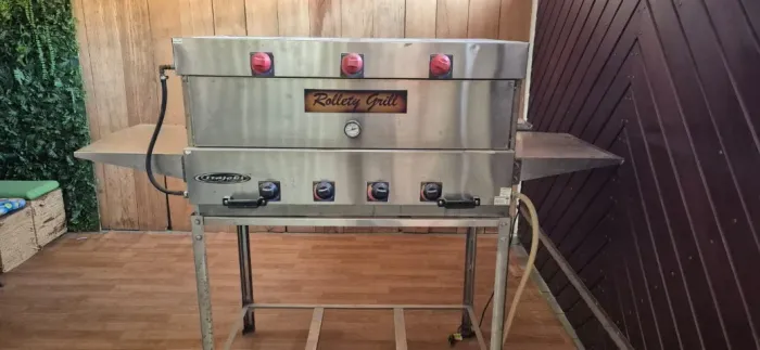 Forno para pizzas e esfiras Rolete Grill