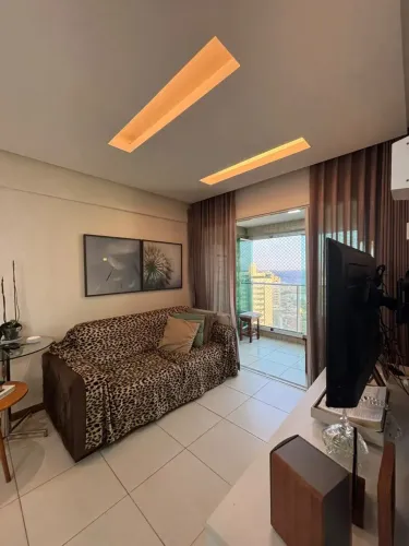 APARTAMENTO 2/4 SENDO 1 SUÍTE | VISTA MAR | ANDAR ALTO | VARANDA | 1 VAGA COBERTA