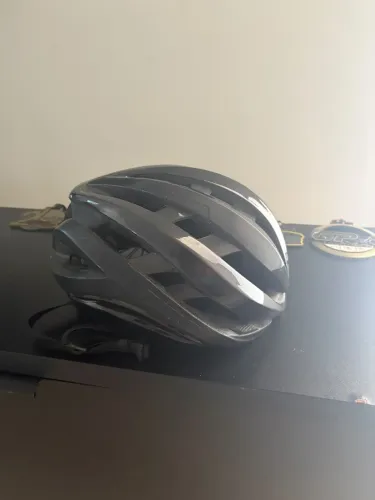 capacete giro