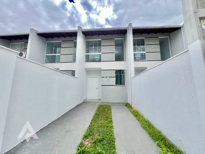 Sobrado com 2 suítes para locação por R$ 3.000,00 - Bairro Boa Vista - Blumenau/SC